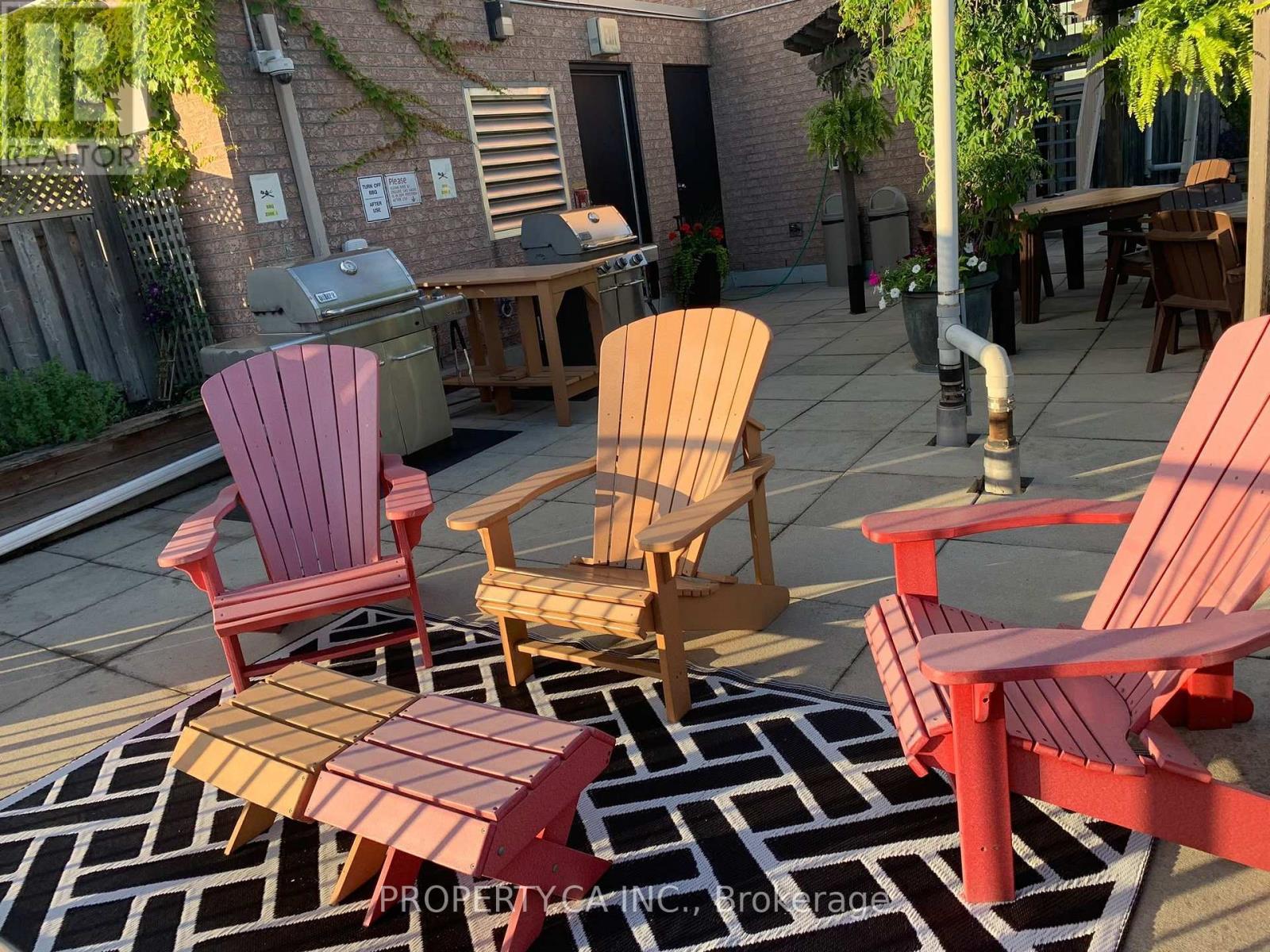 #209 330 ADELAIDE STREET E - 34
