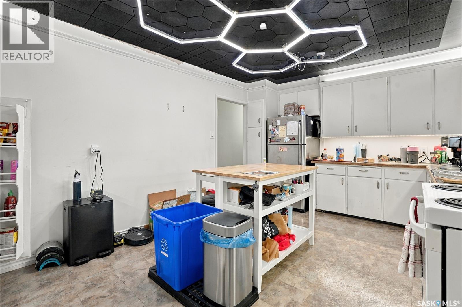 2325 Wiggins AVENUE S, Saskatoon — photo 6