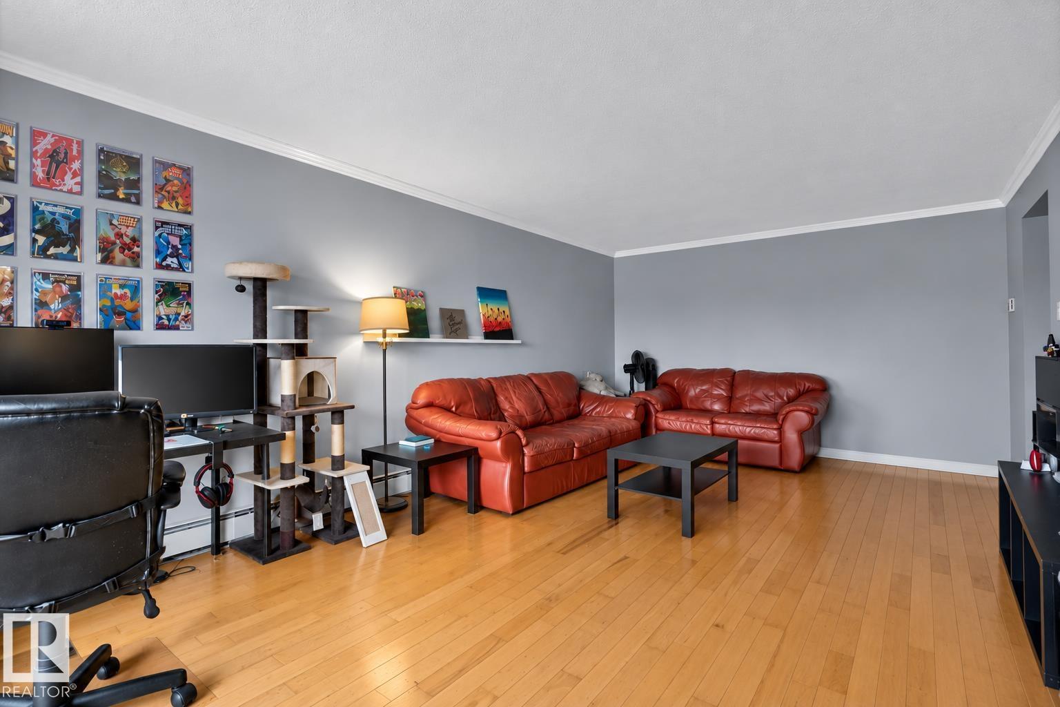 #402 9925 83 AV NW, photo 12 of 23
