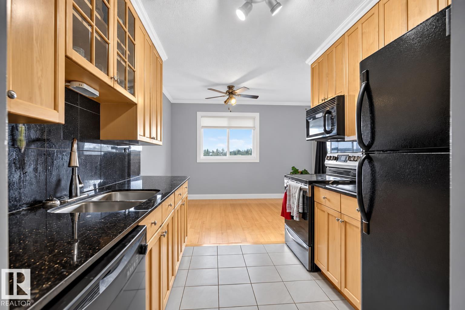 #402 9925 83 AV NW, photo 7 of 23