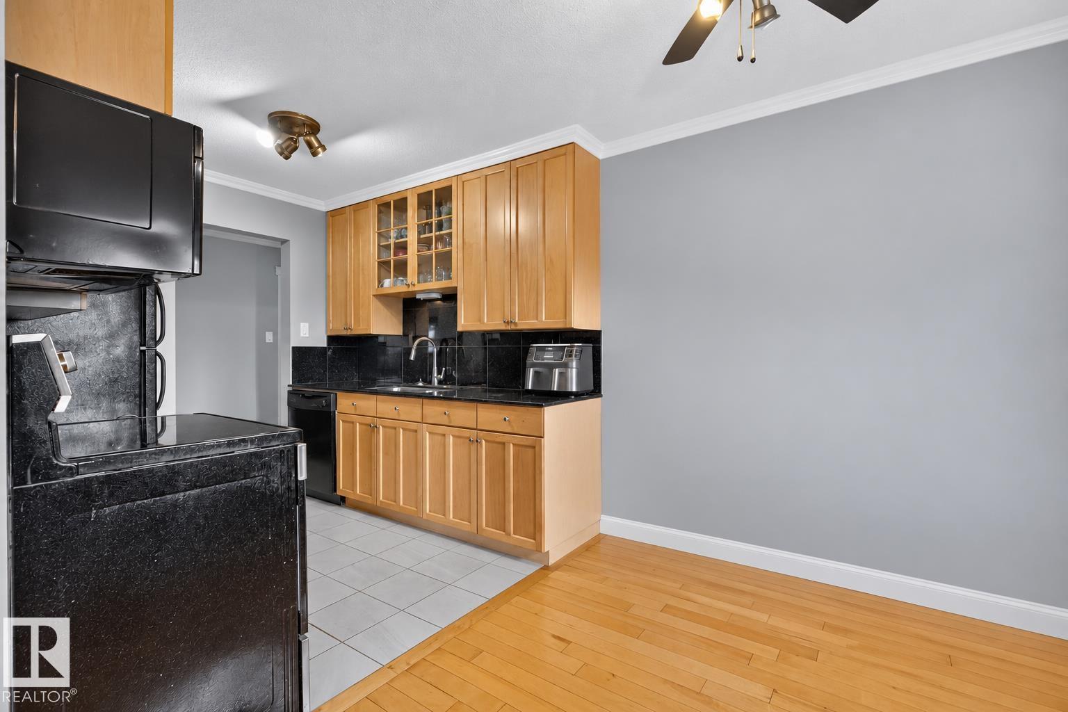#402 9925 83 AV NW, photo 8 of 23