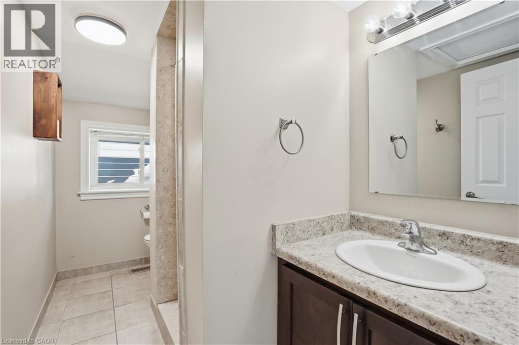 145 CAMPBELL Avenue - 17