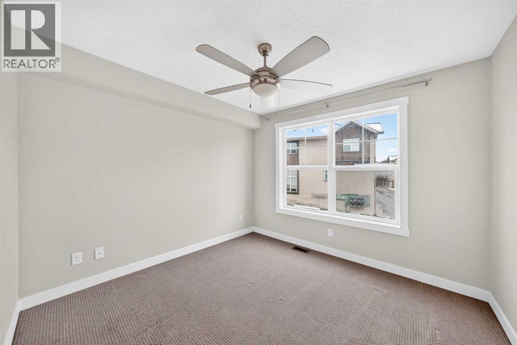 1042 Mckenzie Towne Villas SE photo 16