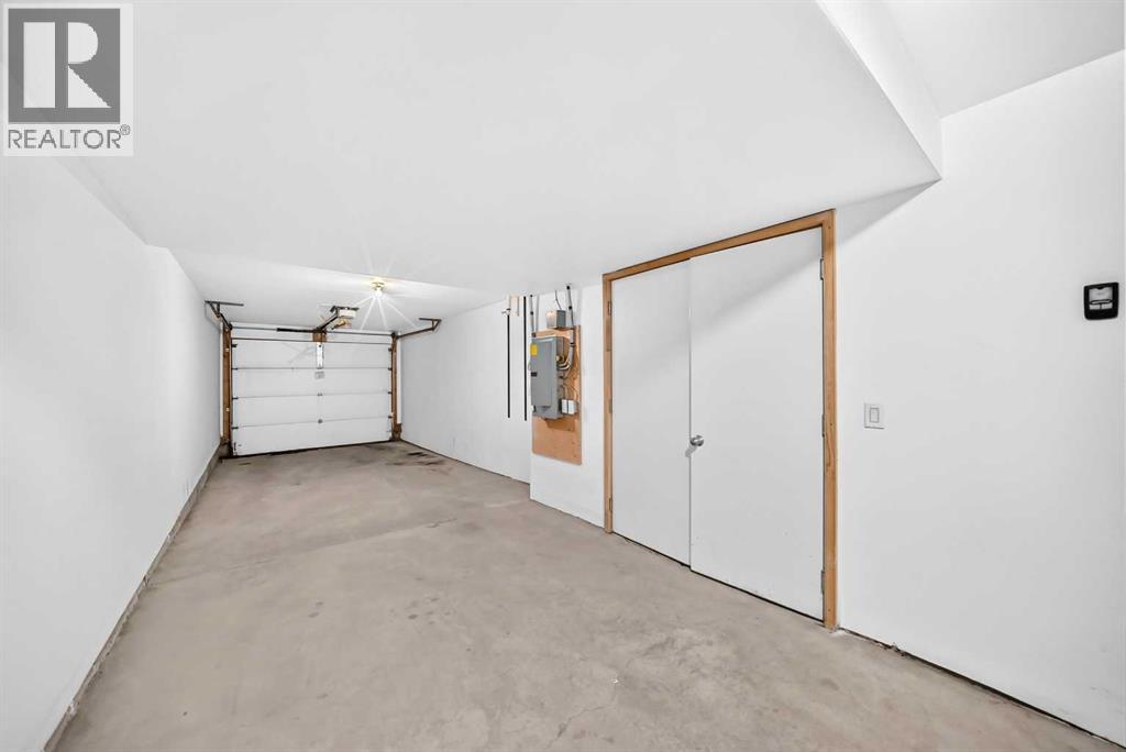 1042 Mckenzie Towne Villas SE photo 27