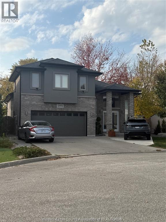 2991 MCROBBIE CRESCENT