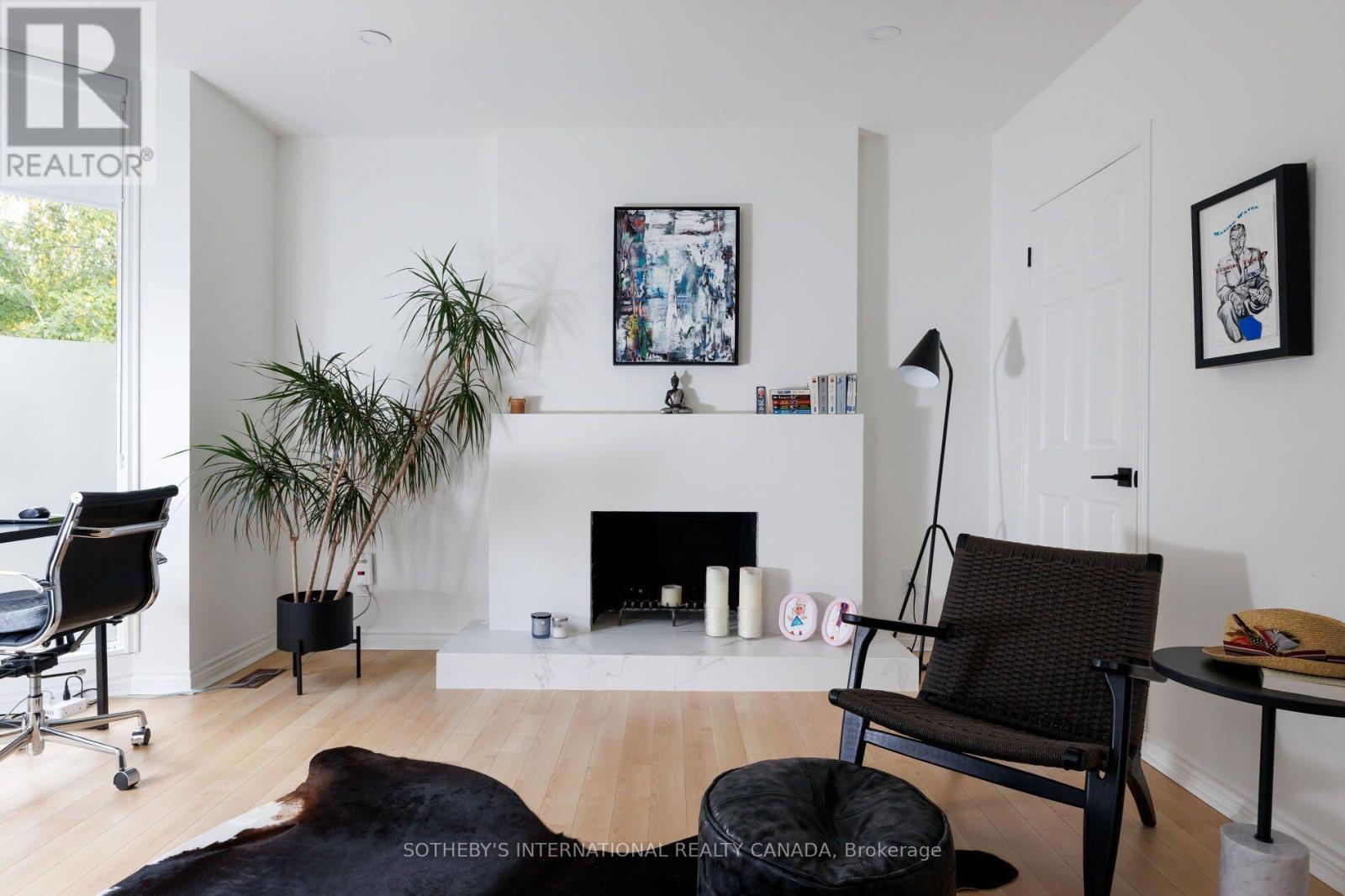 107 MACPHERSON AVENUE - 17