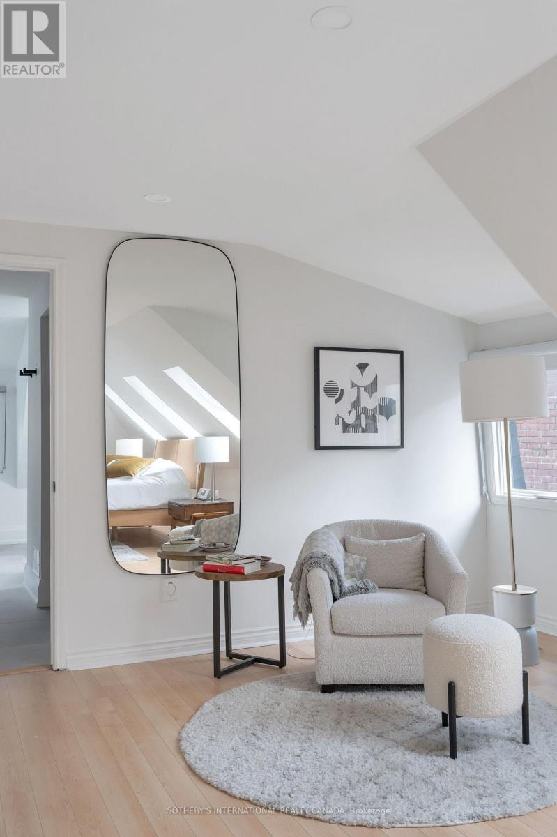 107 MACPHERSON AVENUE - 22