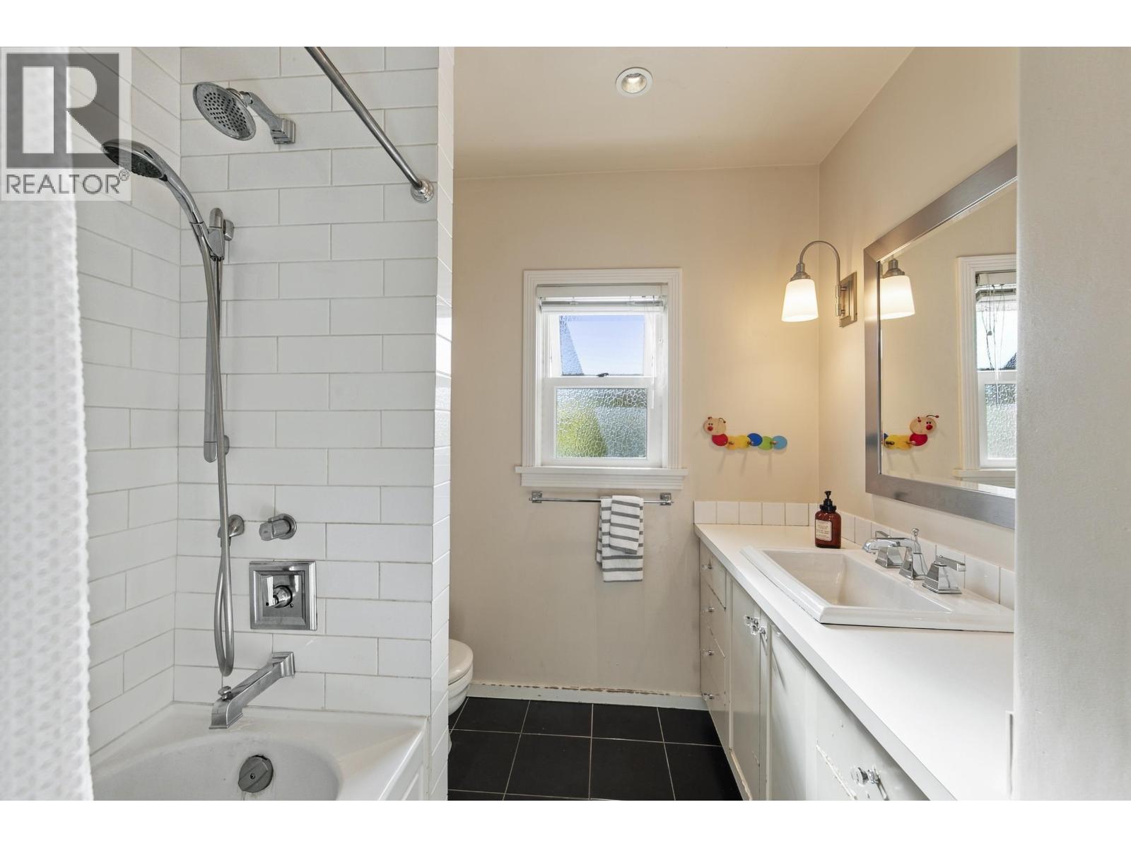 226 Peveril Avenue, Vancouver — photo 15