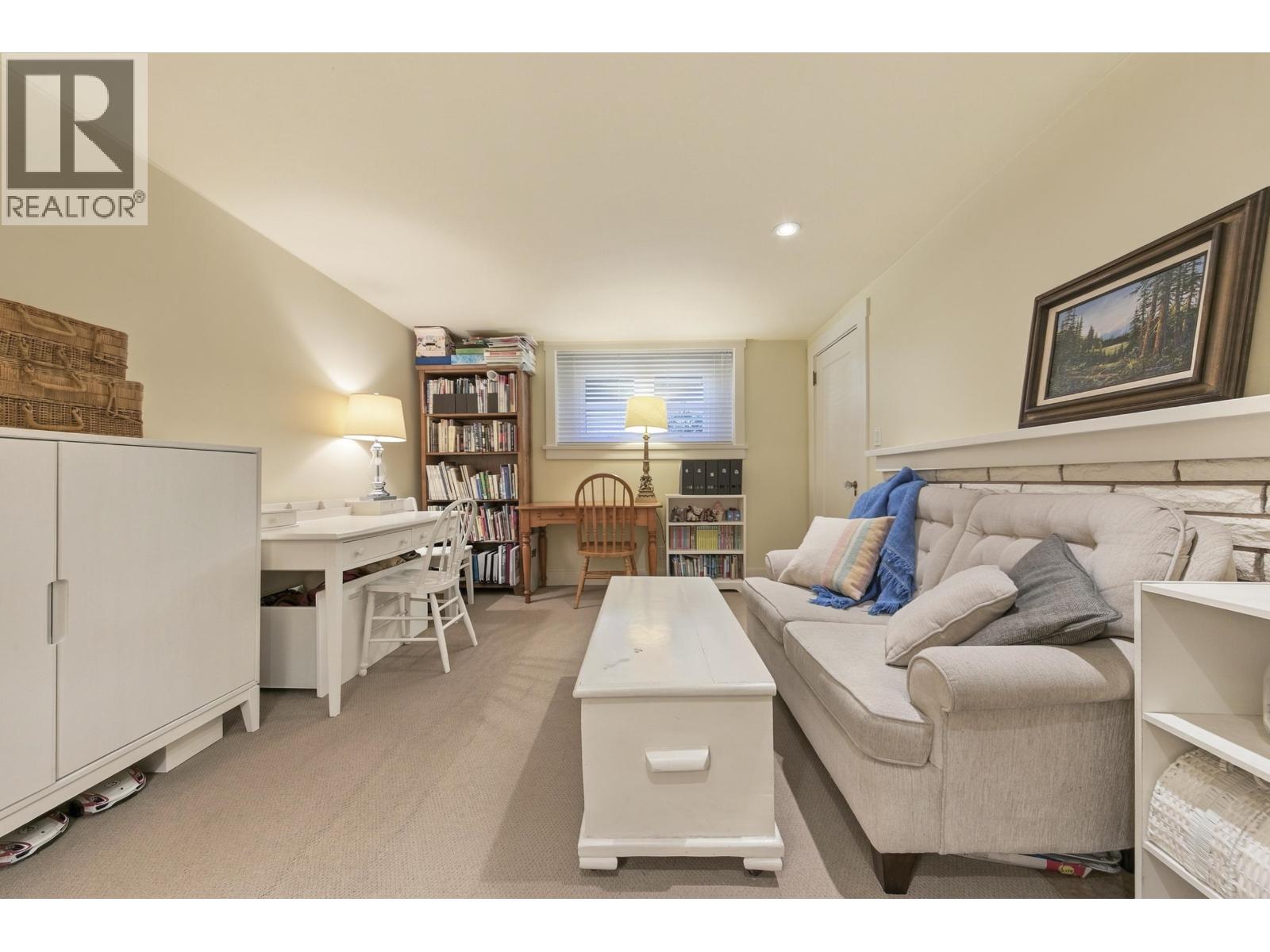 226 Peveril Avenue, Vancouver — photo 16