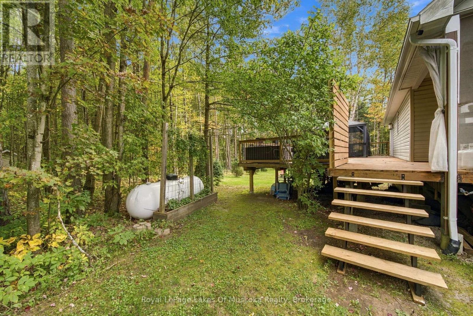 1002 JOSEPH PLACE - 36