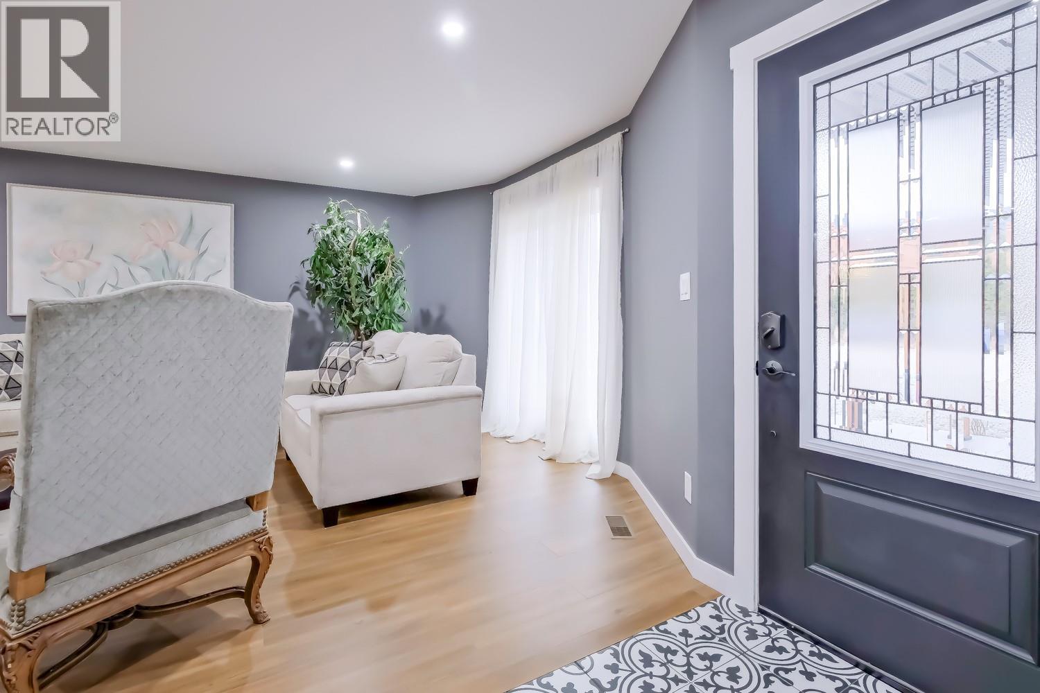 2830 PARIS Street, Penticton - Image 1