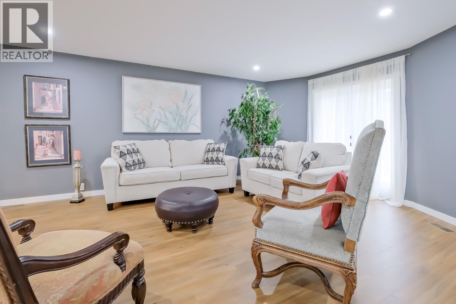 2830 PARIS Street, Penticton - Image 1