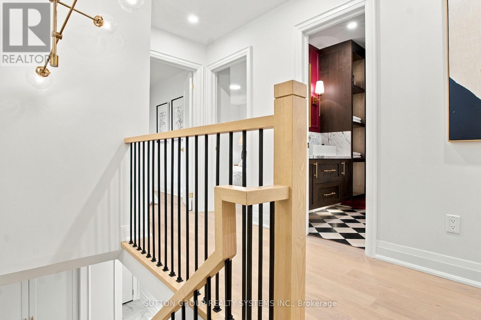 26- 1951 Rathburn Road East, Mississauga, ON photo 16