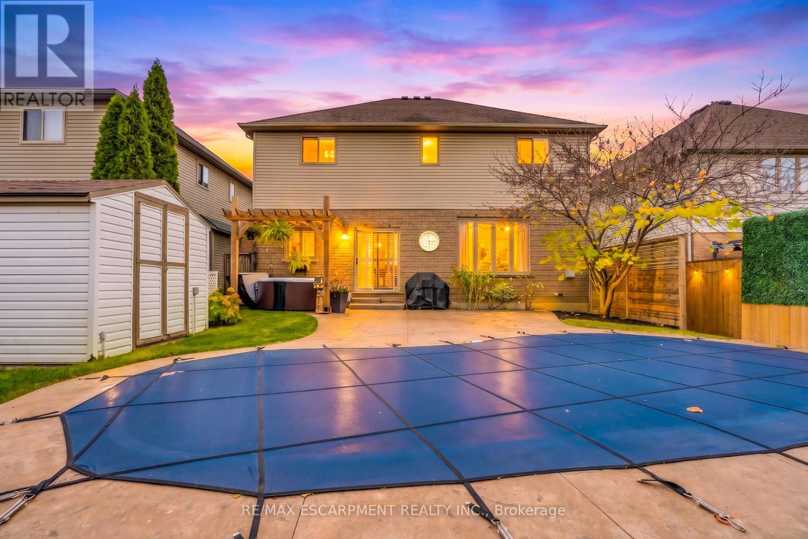 186 Southbrook Drive, Hamilton, ON photo 2