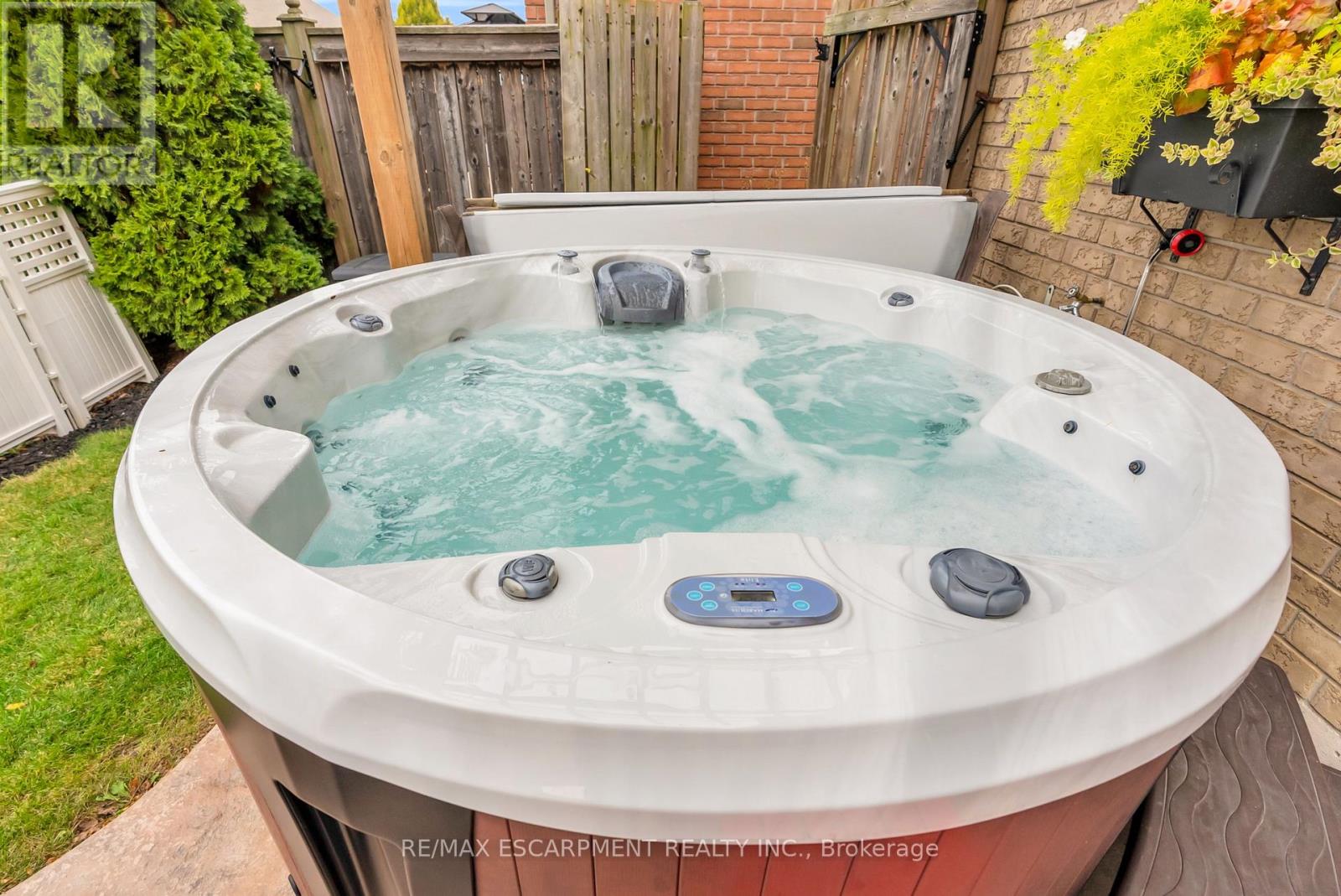 186 Southbrook Drive, Hamilton, ON photo 43
