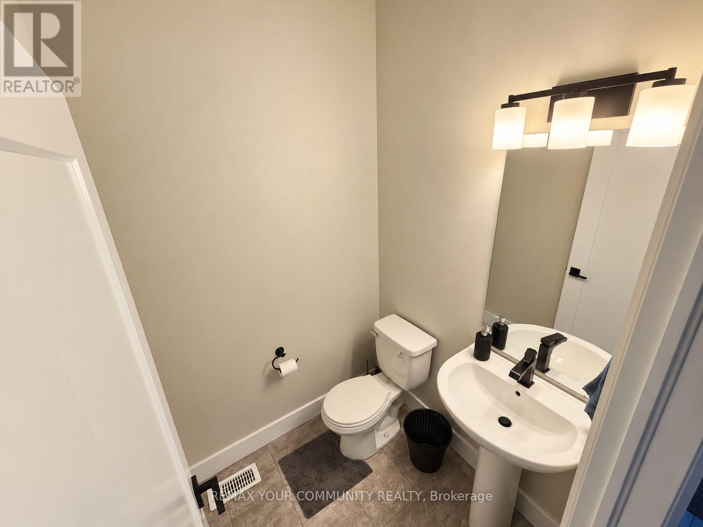28 Dusenbury Drive, Loyalist, ON photo 4