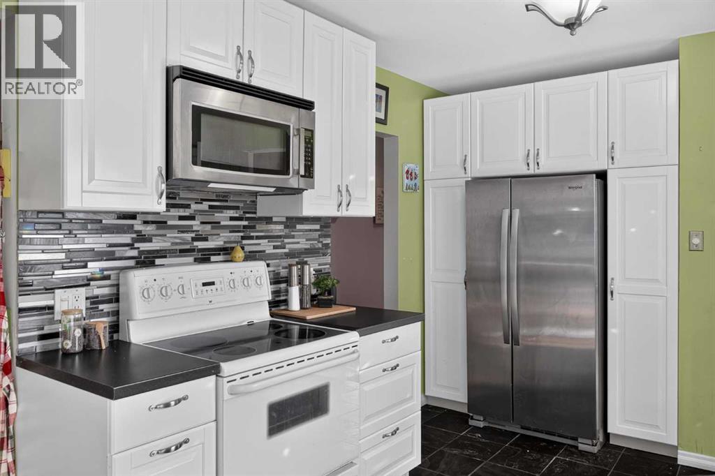 1243 40 Avenue NW photo 12