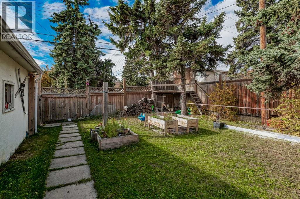 1243 40 Avenue NW photo 29