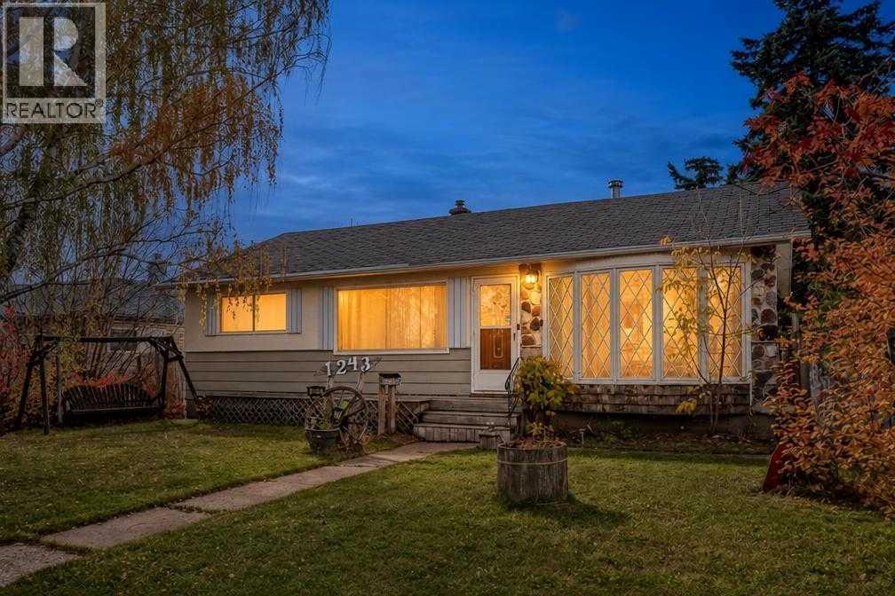 1243 40 Avenue NW photo 33