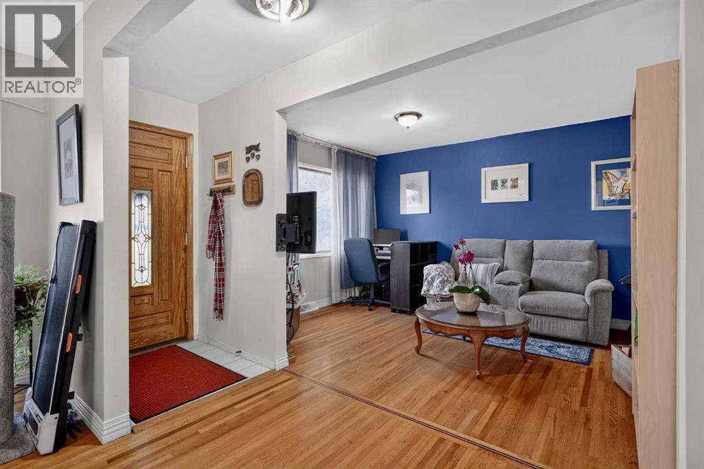 1243 40 Avenue NW photo 4