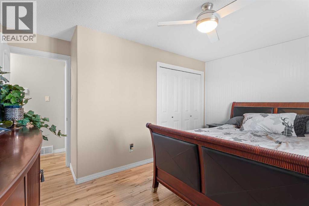 5225 48 Street, photo 17 of 39