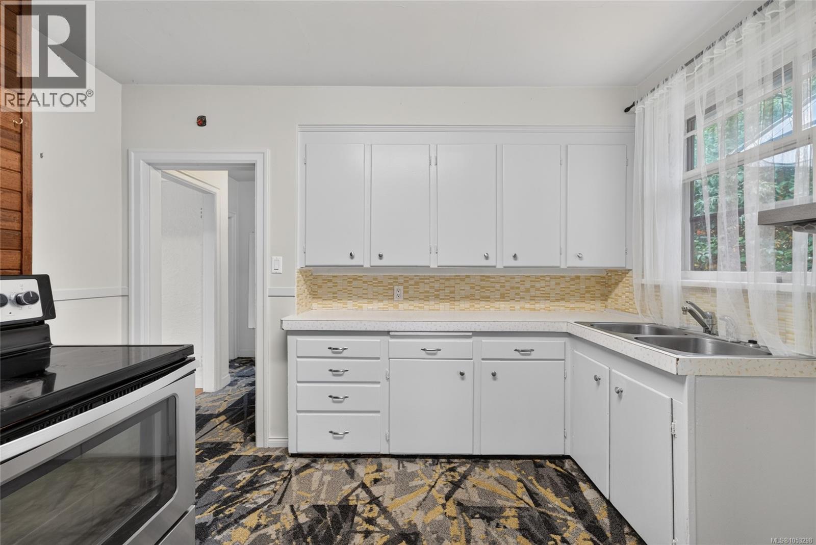  3219 RUTLEDGE Street, Saanich