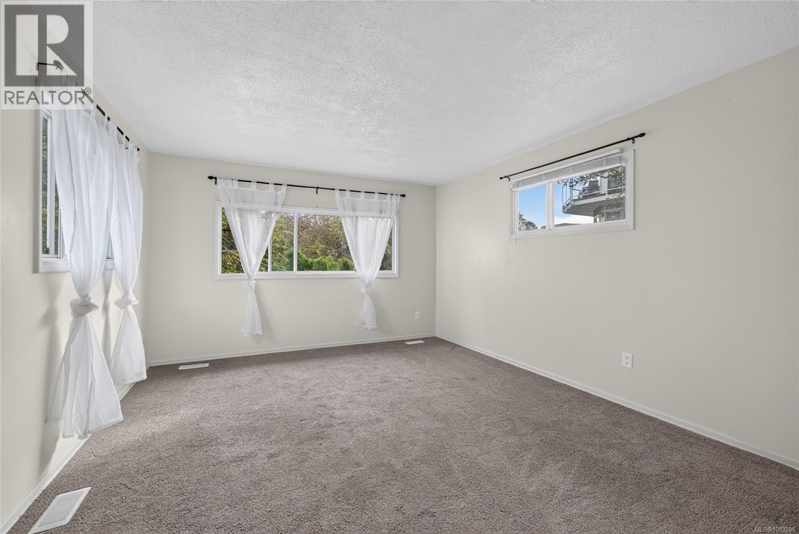  3219 RUTLEDGE Street, Saanich