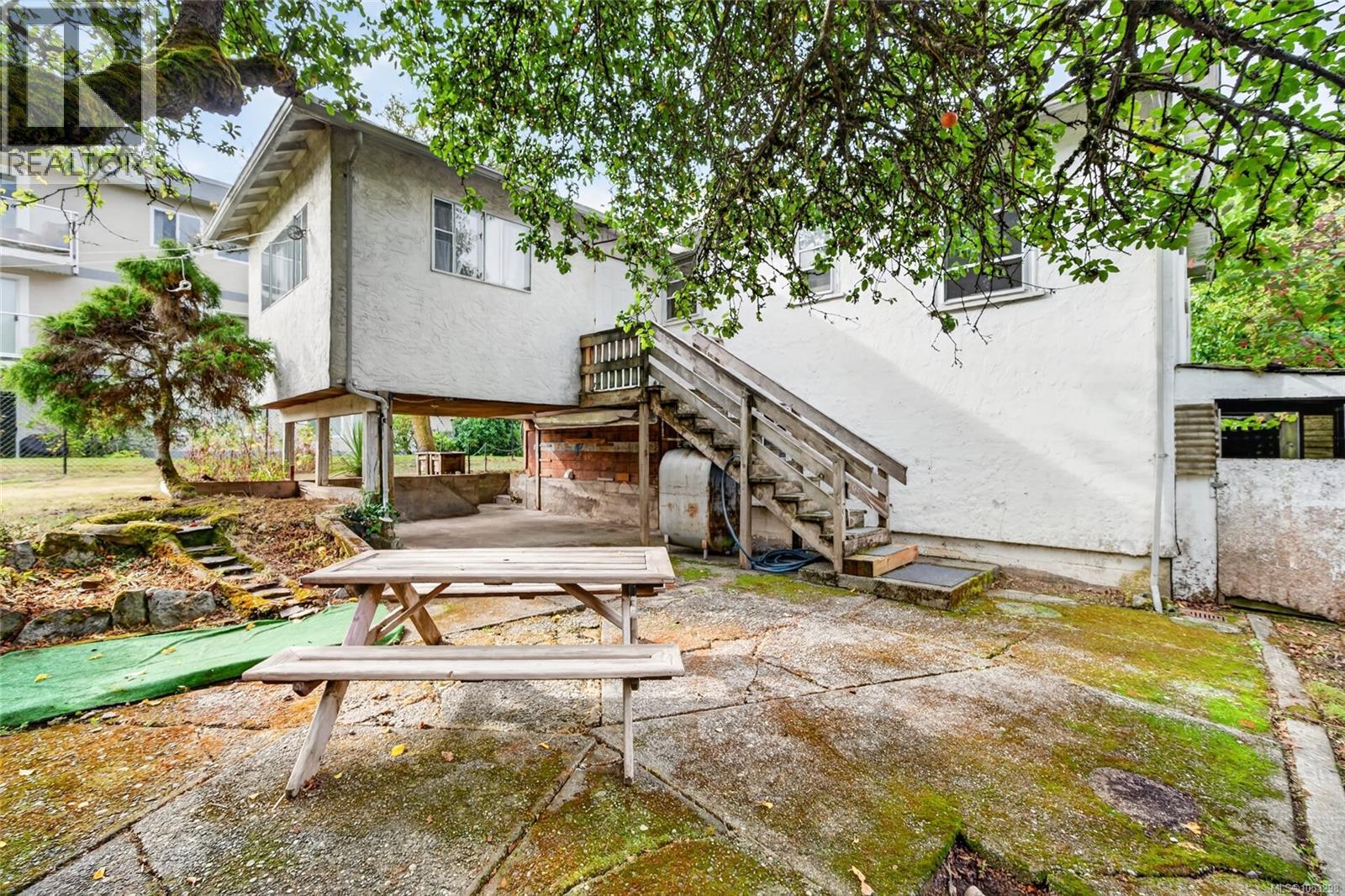  3219 RUTLEDGE Street, Saanich