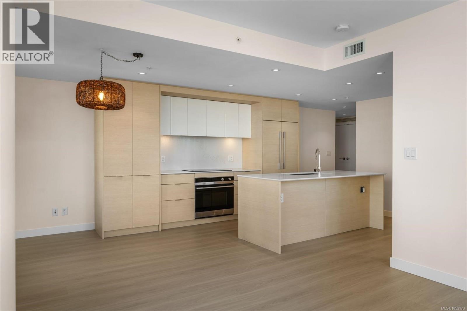 703 848 Yates Street, Victoria