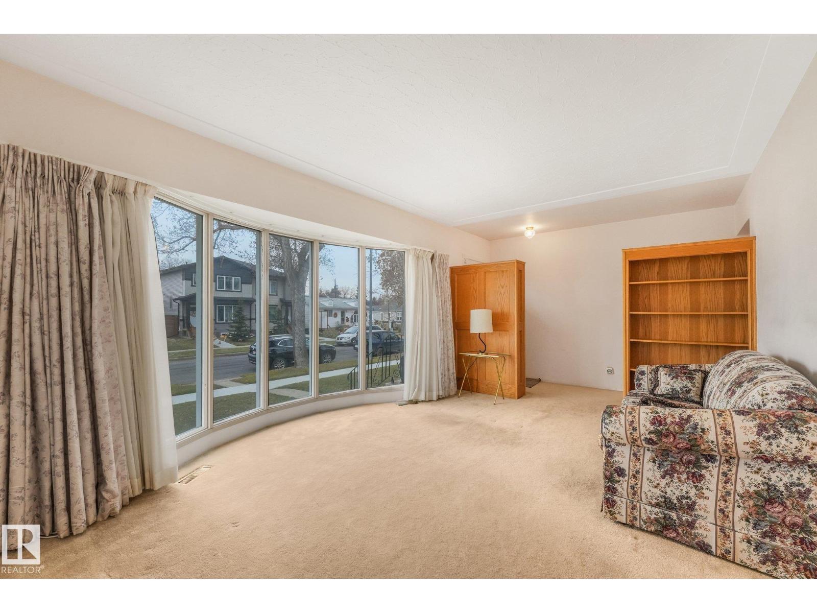 Property photograph 8 for MLS E4514553