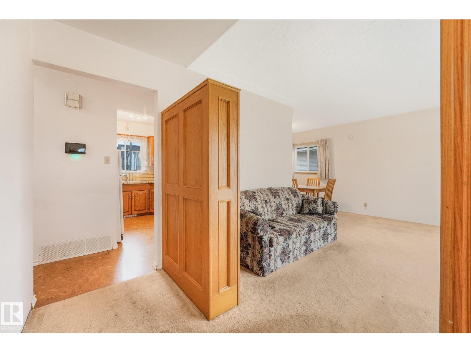 Property photograph 6 for MLS E4514553