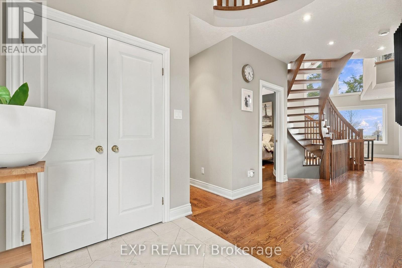 220 River Road, Wasaga Beach photo 4