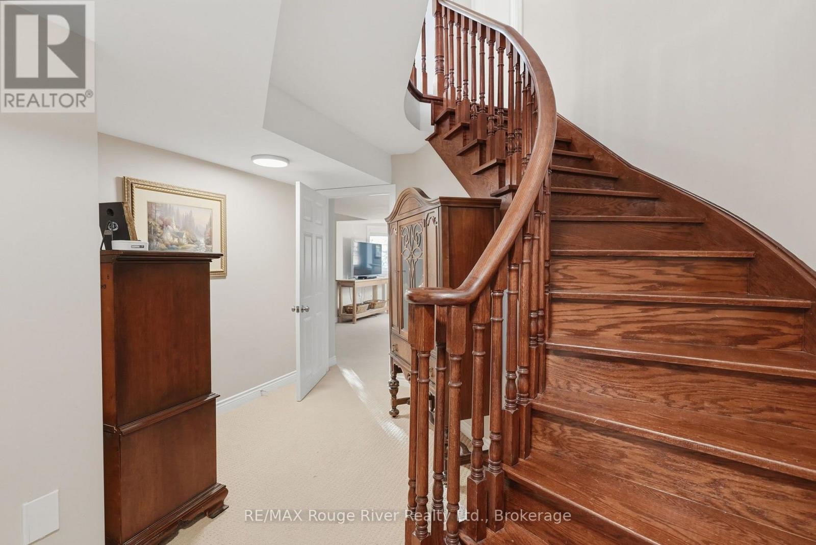 8 Jessie Court, Whitby, ON photo 31