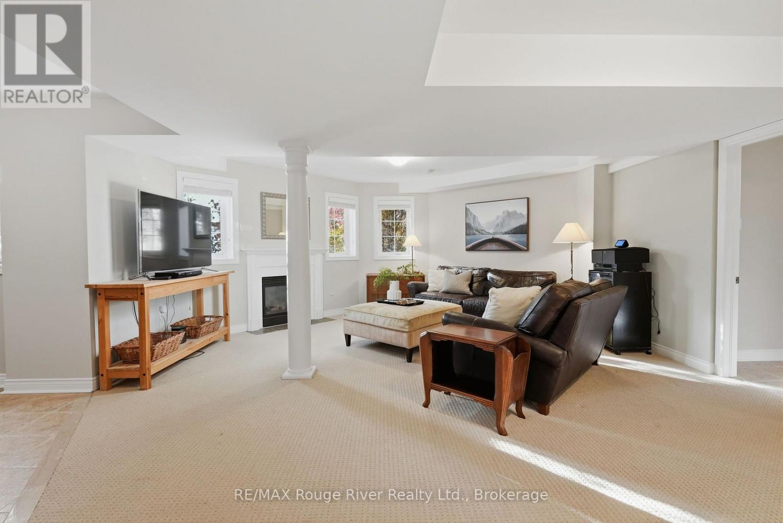 8 Jessie Court, Whitby, ON photo 32