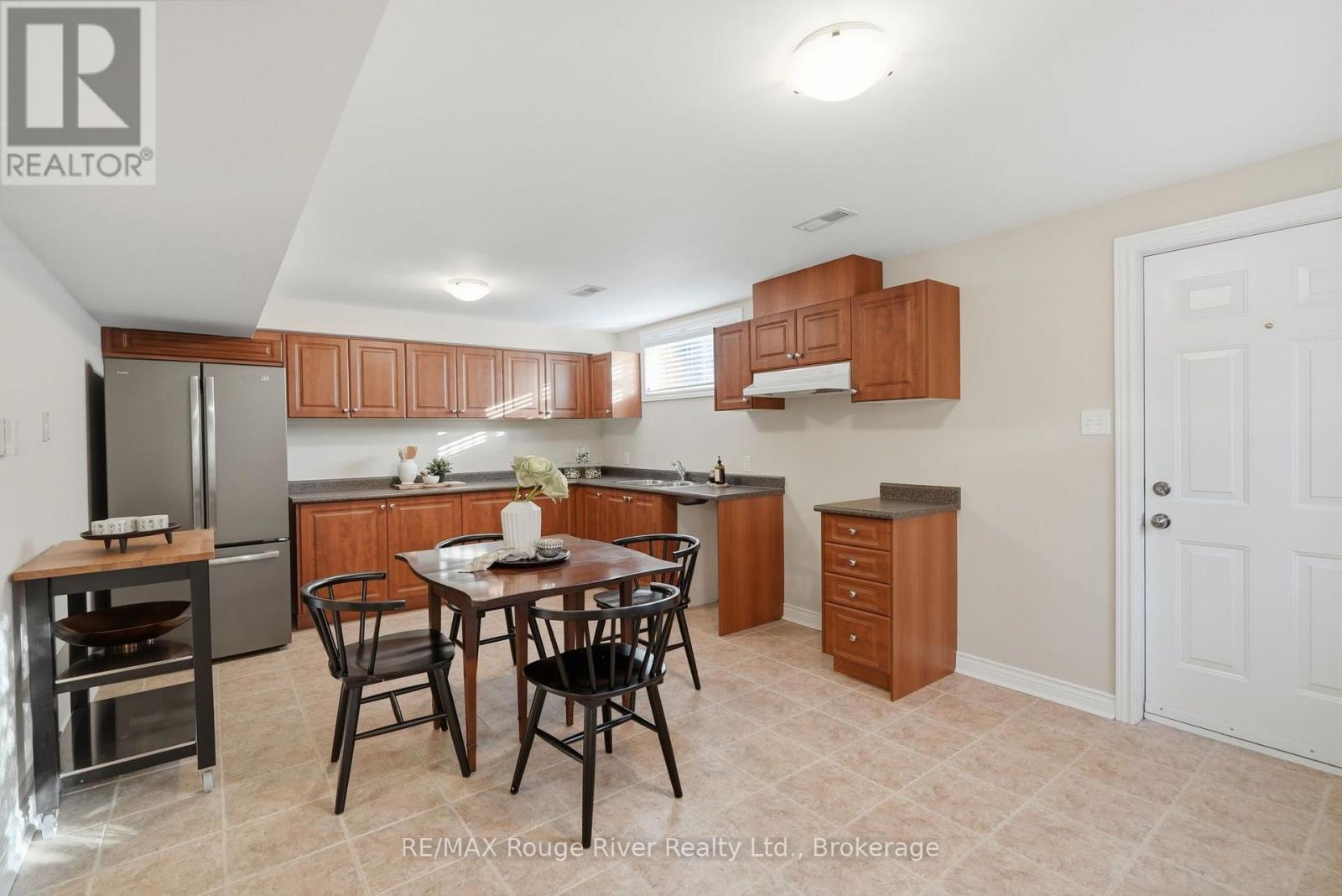 8 Jessie Court, Whitby, ON photo 35