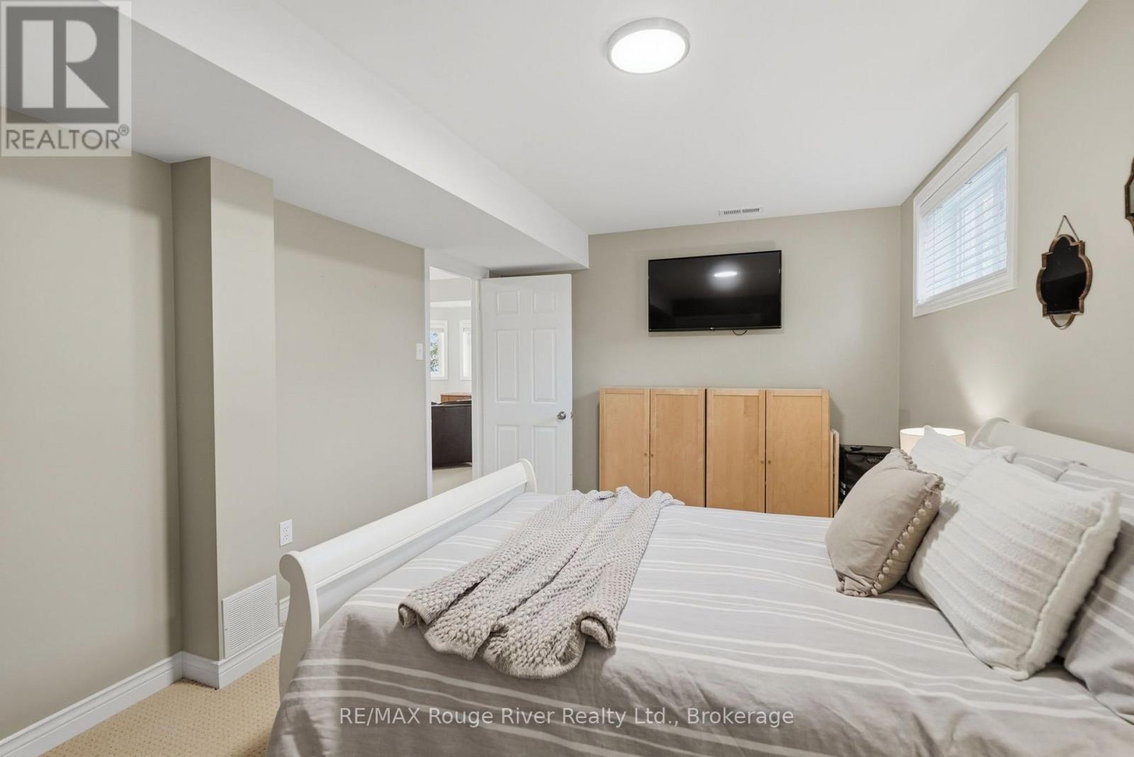 8 Jessie Court, Whitby, ON photo 38