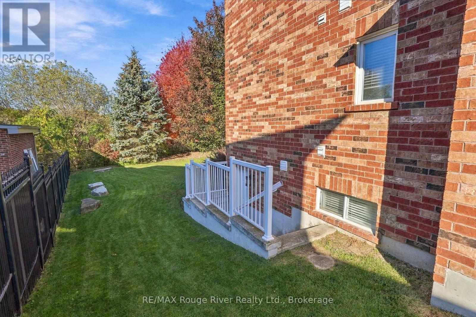 8 Jessie Court, Whitby, ON photo 49