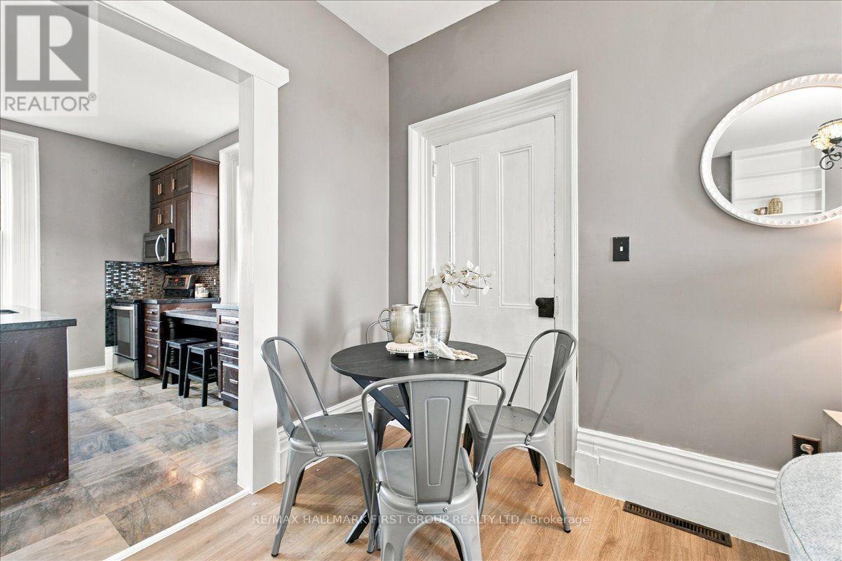 827 Hwy 35, Kawartha Lakes, ON photo 9