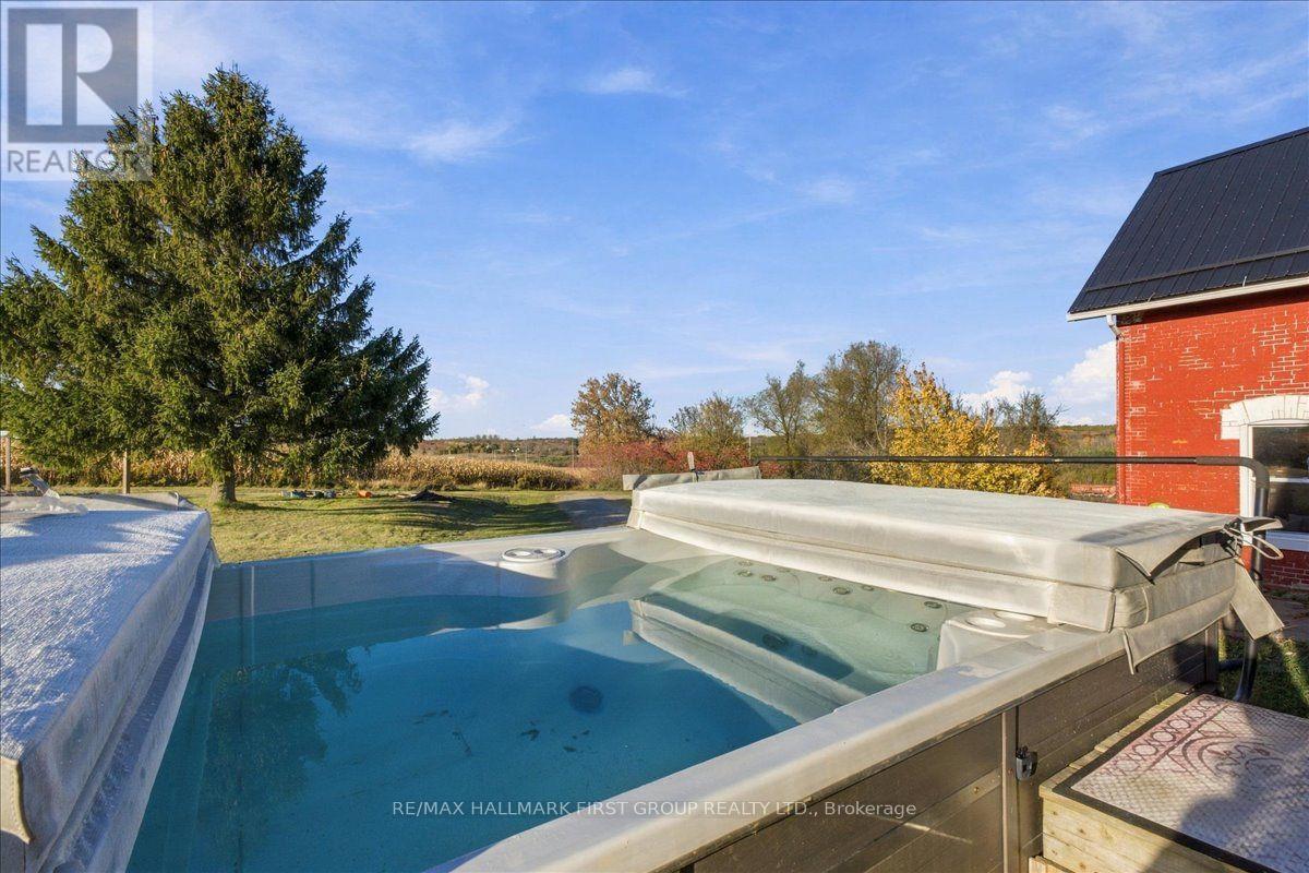 827 Hwy 35, Kawartha Lakes, ON photo 32