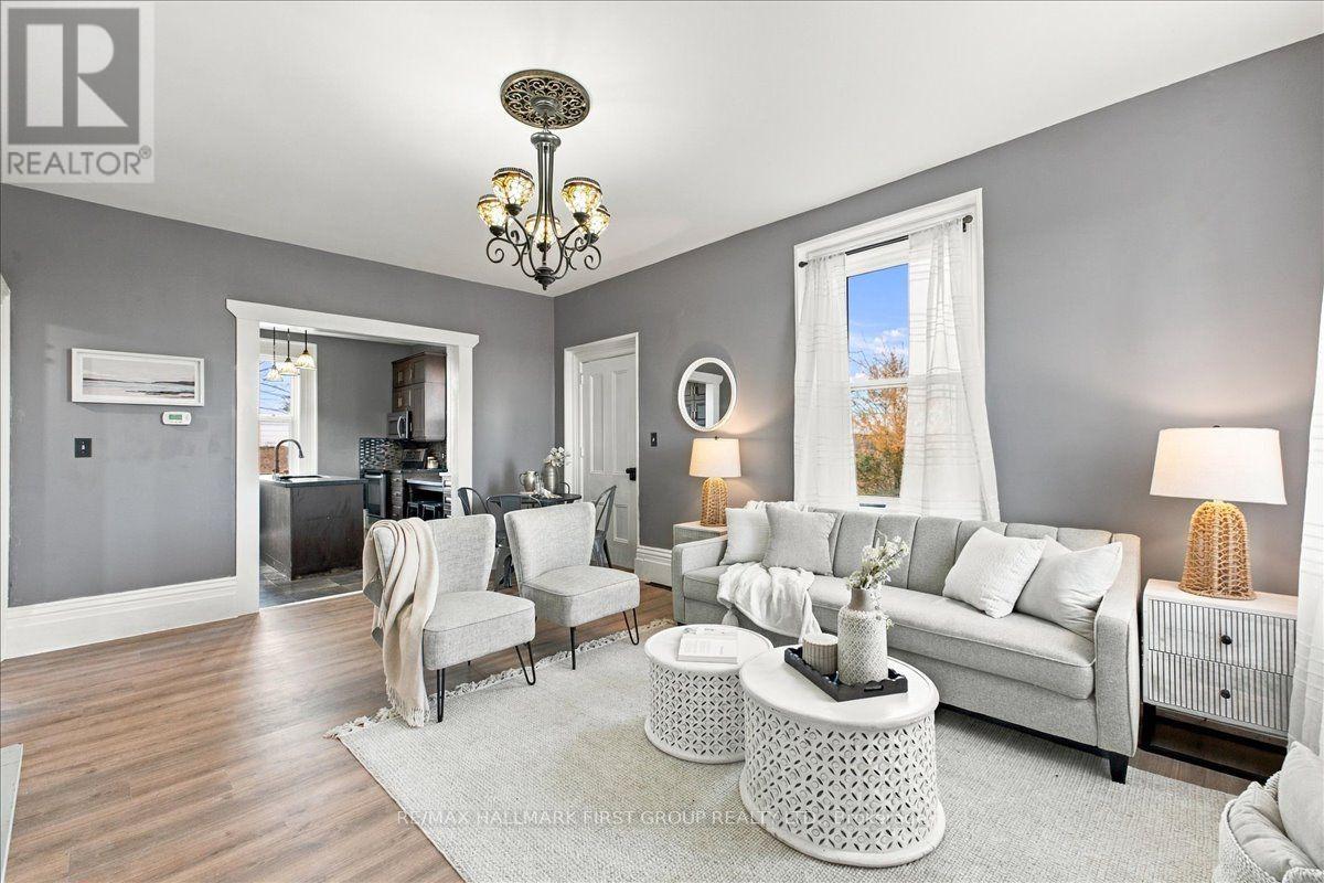 827 Hwy 35, Kawartha Lakes, ON photo 8