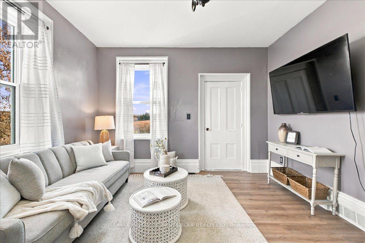 827 Hwy 35, Kawartha Lakes, ON photo 6
