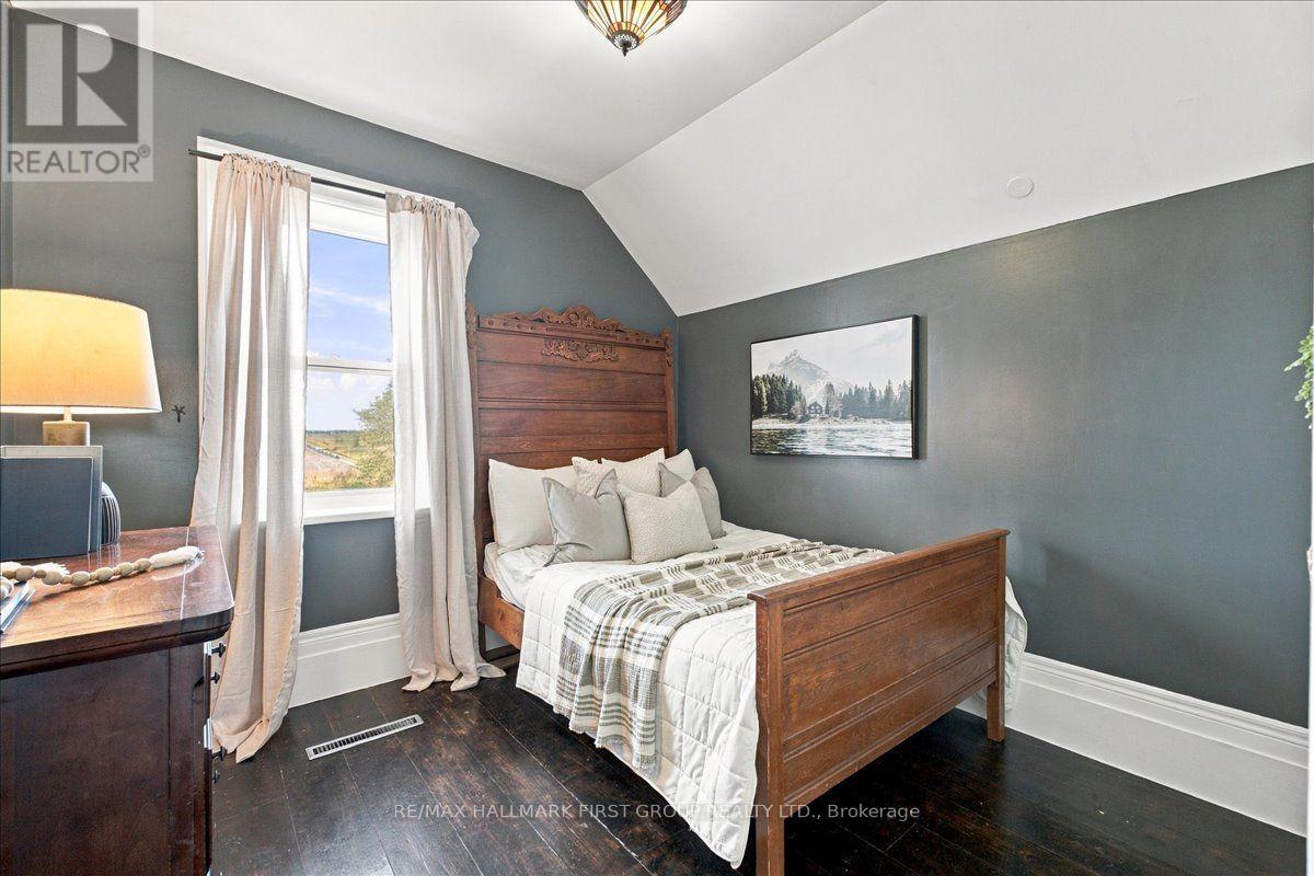 827 Hwy 35, Kawartha Lakes, ON photo 26