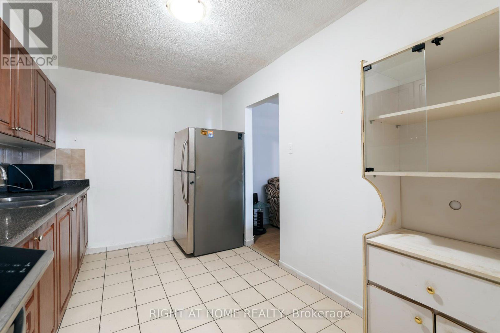 405- 49 Silverstone Drive, Toronto, ON photo 11