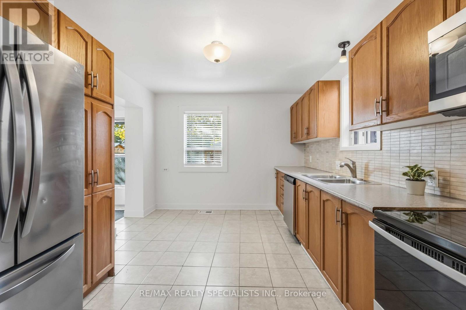 74 Cambridge Avenue, Hamilton, ON photo 10
