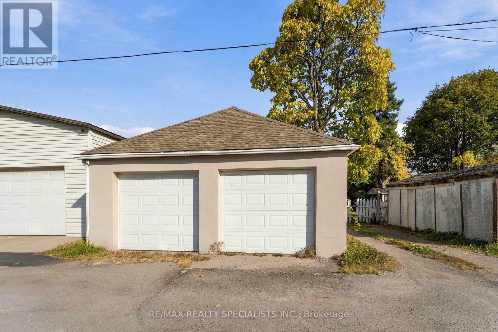 74 Cambridge Avenue, Hamilton, ON photo 2
