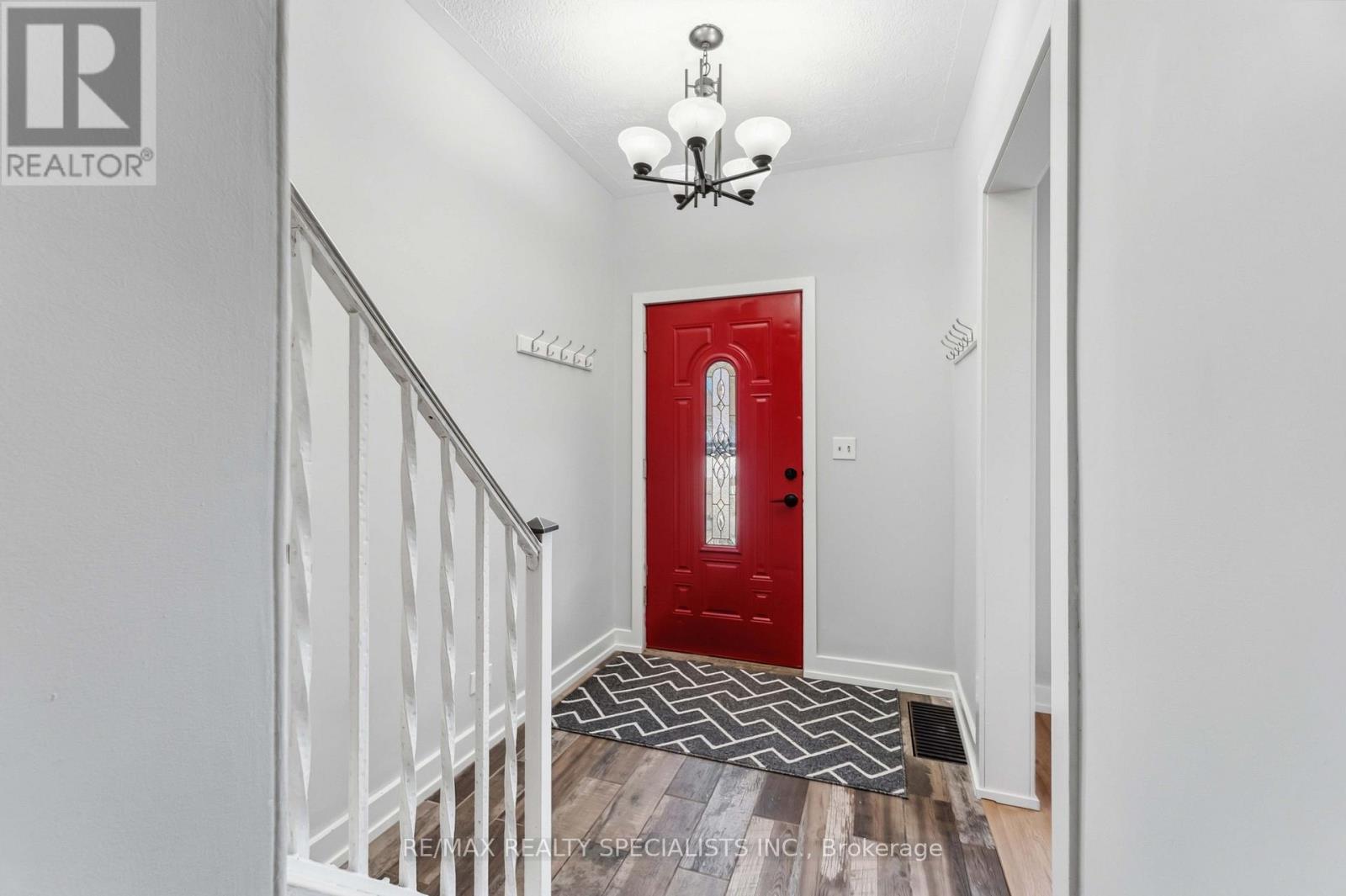74 Cambridge Avenue, Hamilton, ON photo 3