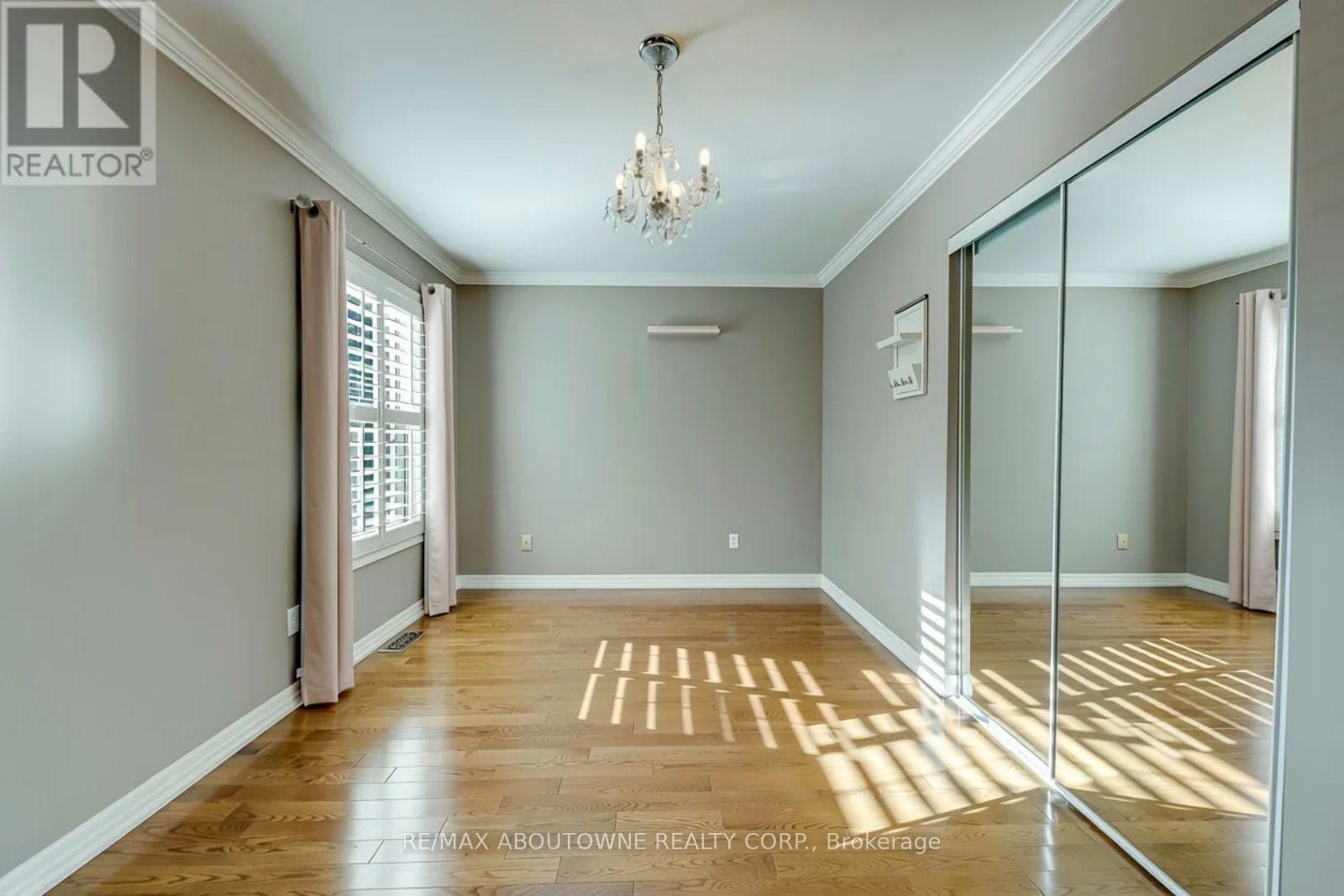 241 Lexington Road, Oakville, ON photo 32