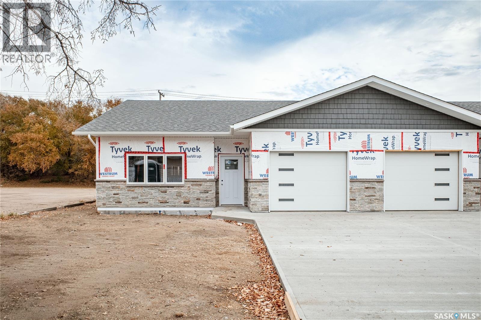 5 129 3rd AVENUE NE, Moose Jaw — photo 4