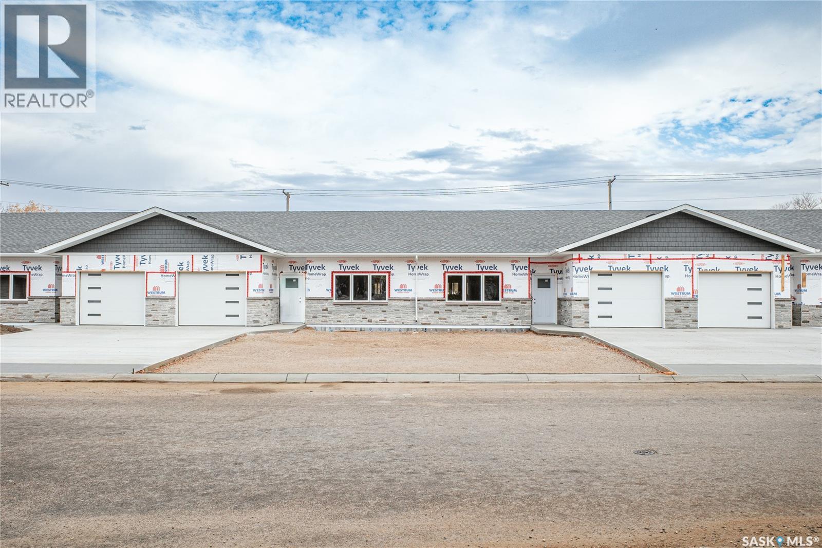 3 129 3rd AVENUE NE, Moose Jaw