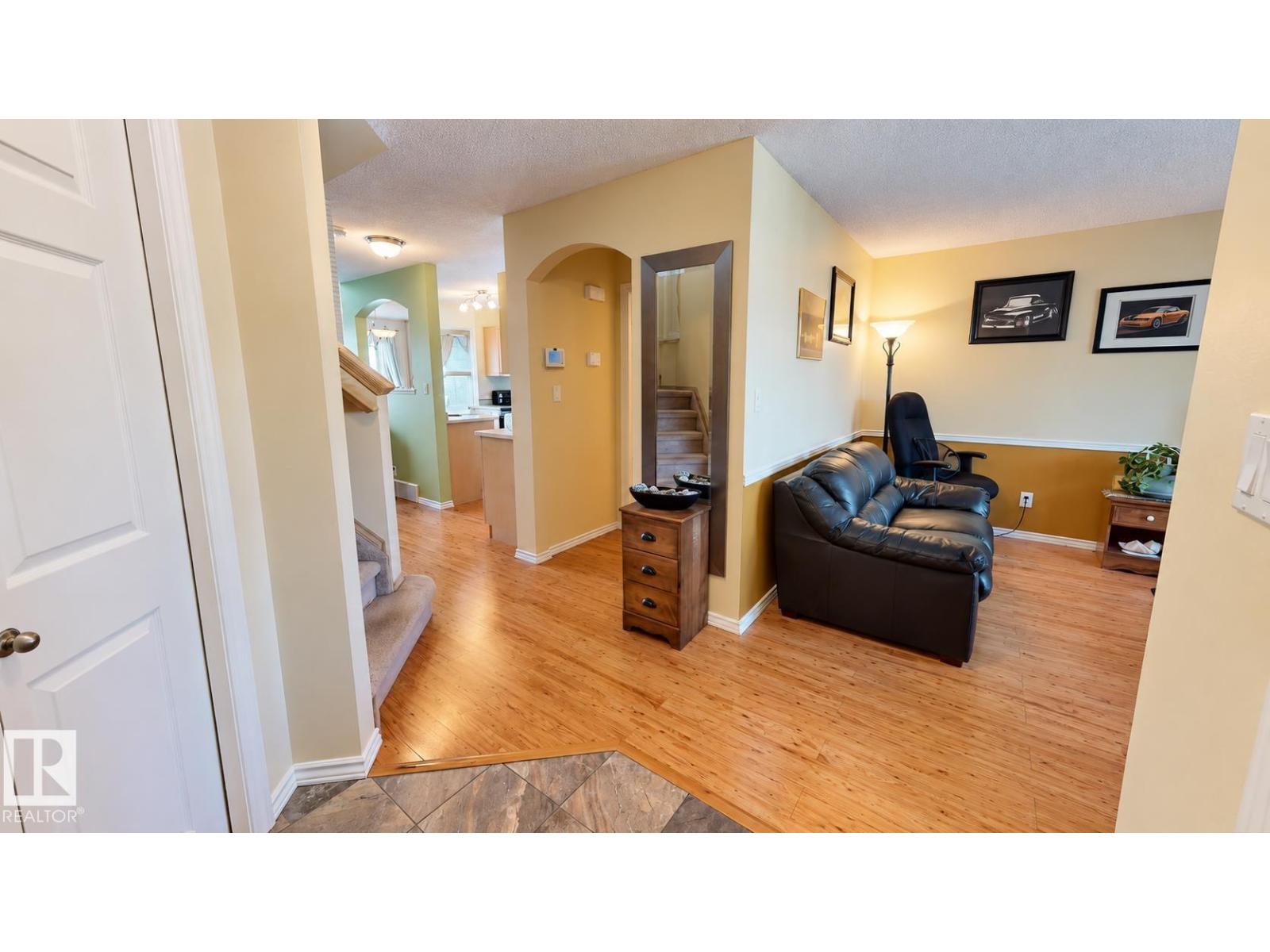 3931 160 AV NW, photo 3 of 35